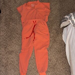 Figs coral Women's scrub set